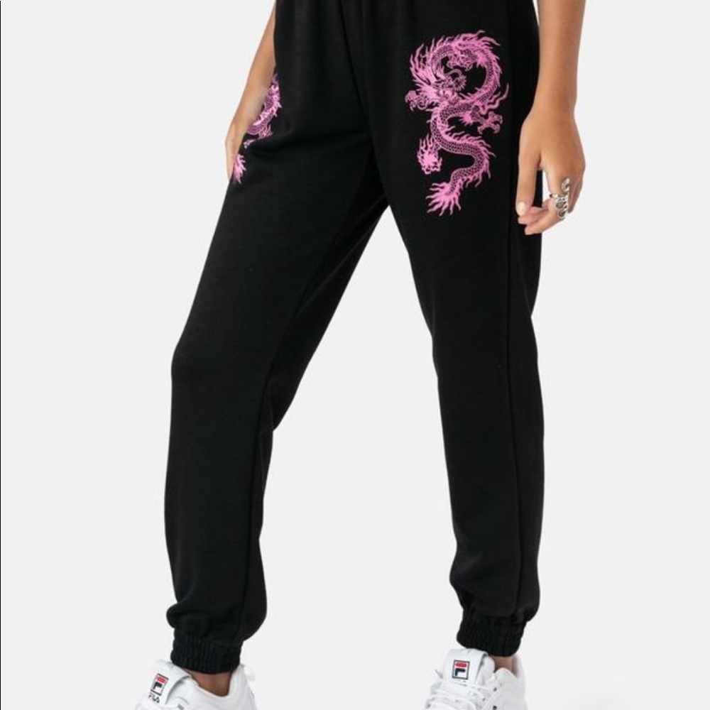 Super comfy Black dragon sweats 🐉